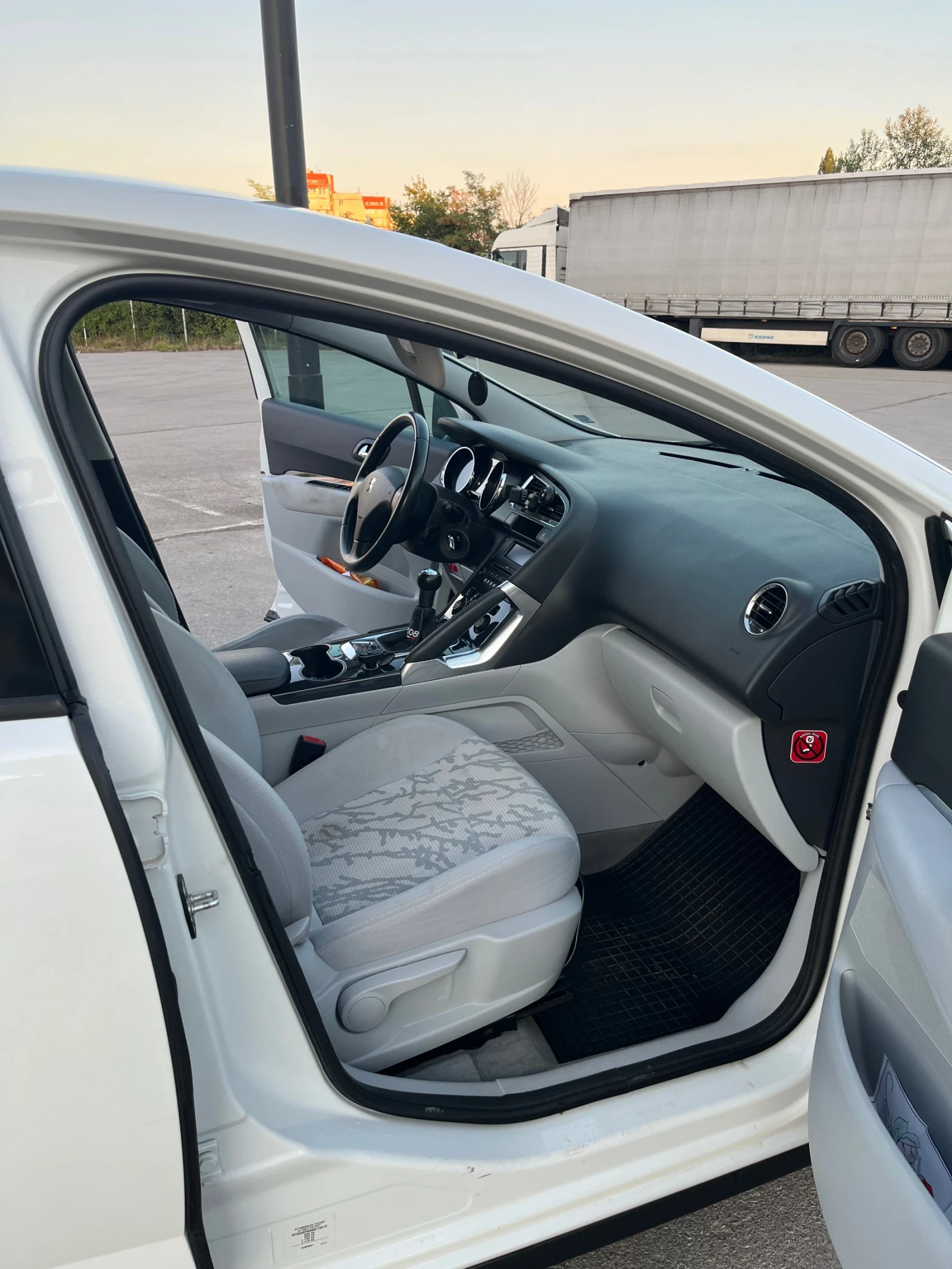 Peugeot 3008 1.6i | Mobile.bg � ����������� 12