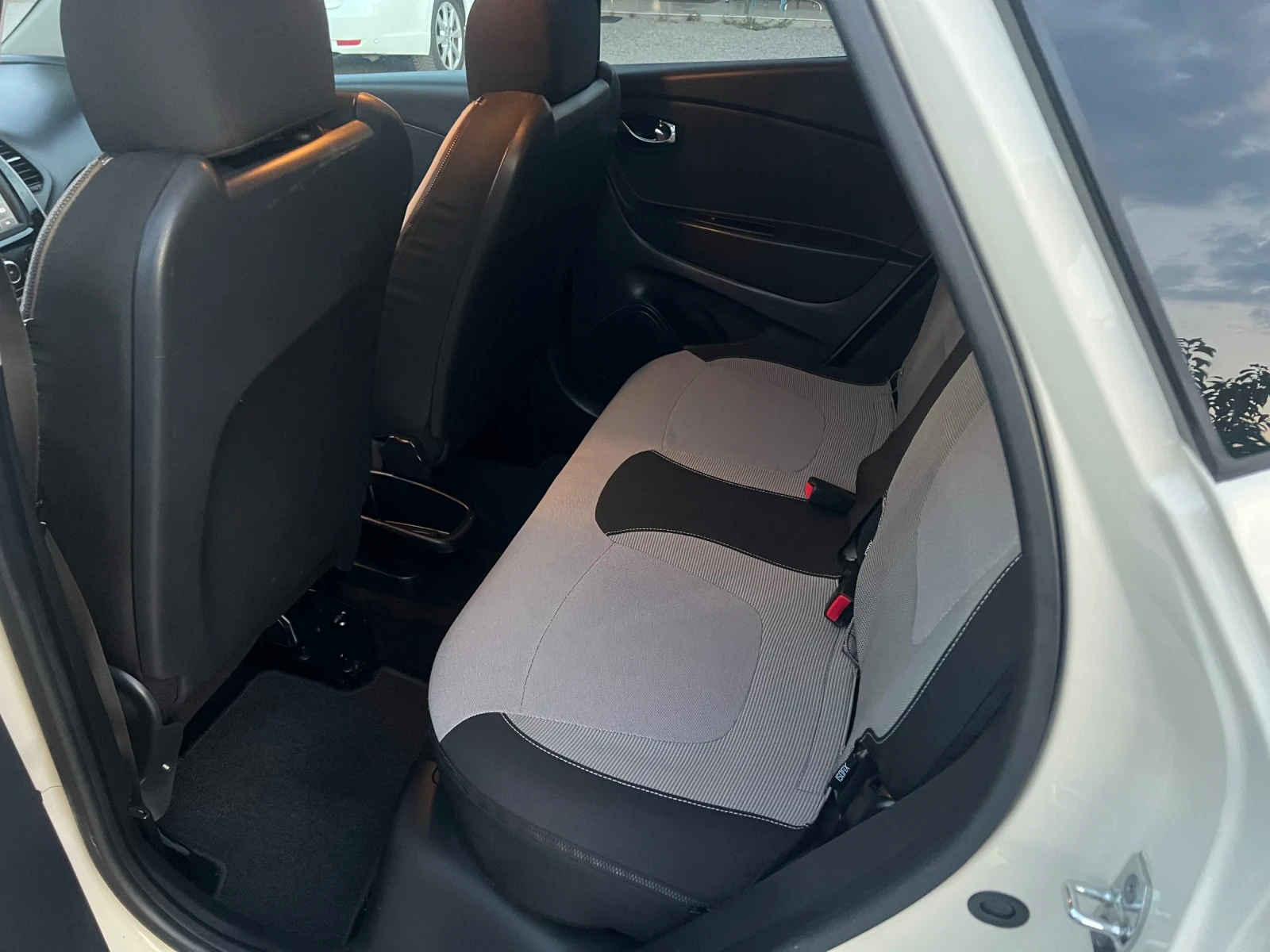 Renault Captur 1.5cdi , снимка 10 - Автомобили и джипове - 55772665