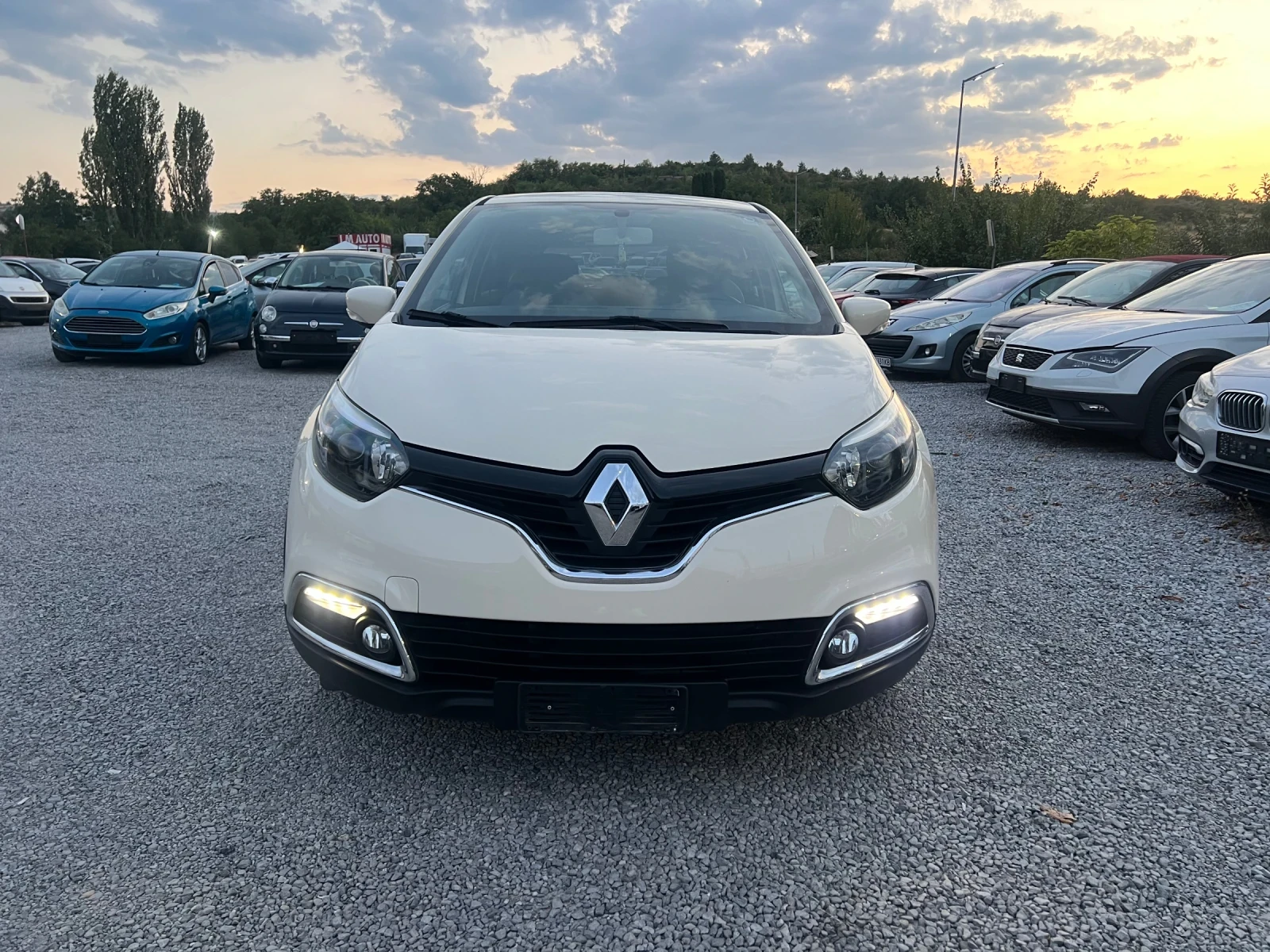 Renault Captur 1.5cdi , снимка 2 - Автомобили и джипове - 55772665