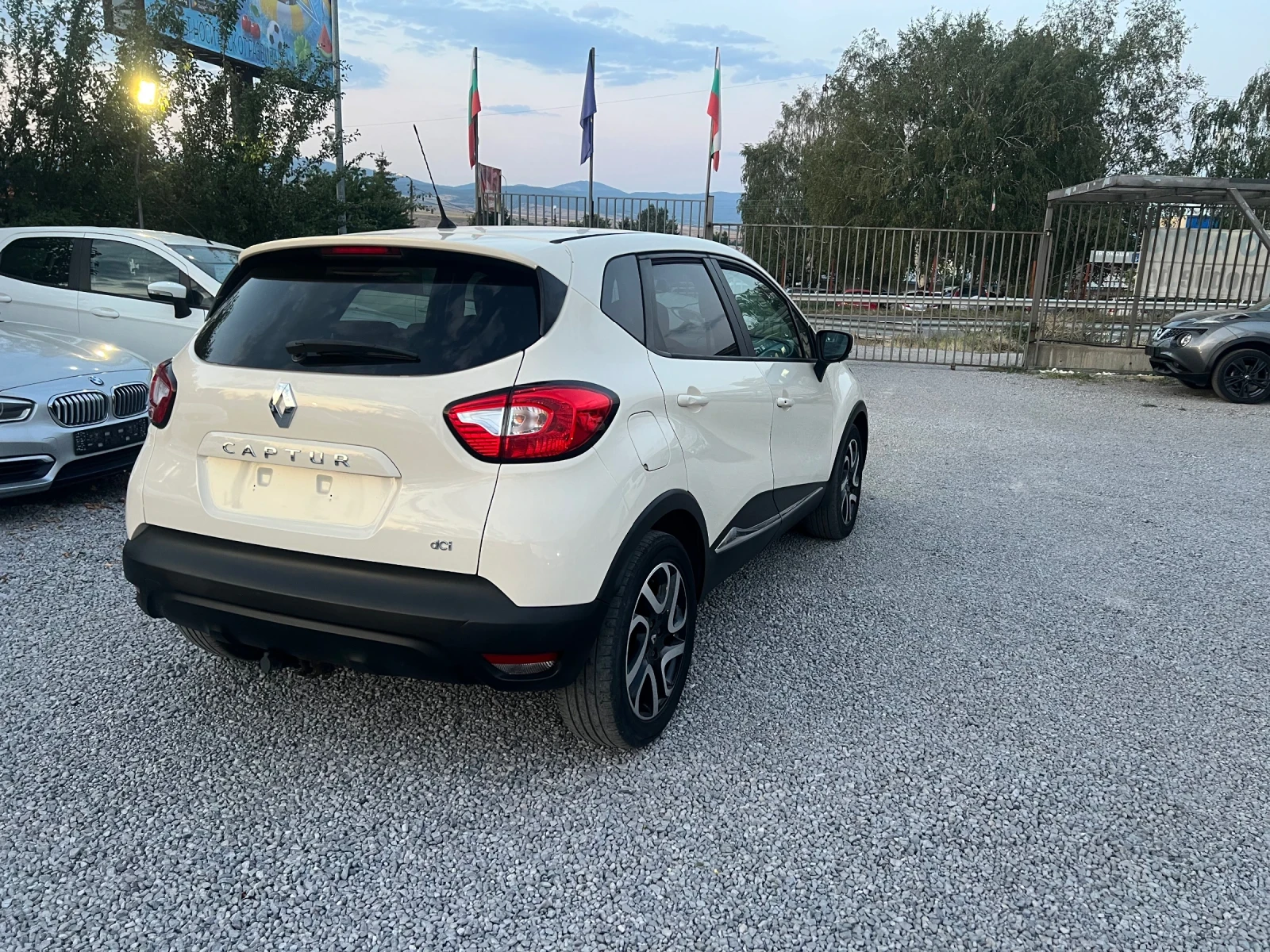 Renault Captur 1.5cdi , снимка 4 - Автомобили и джипове - 55772665