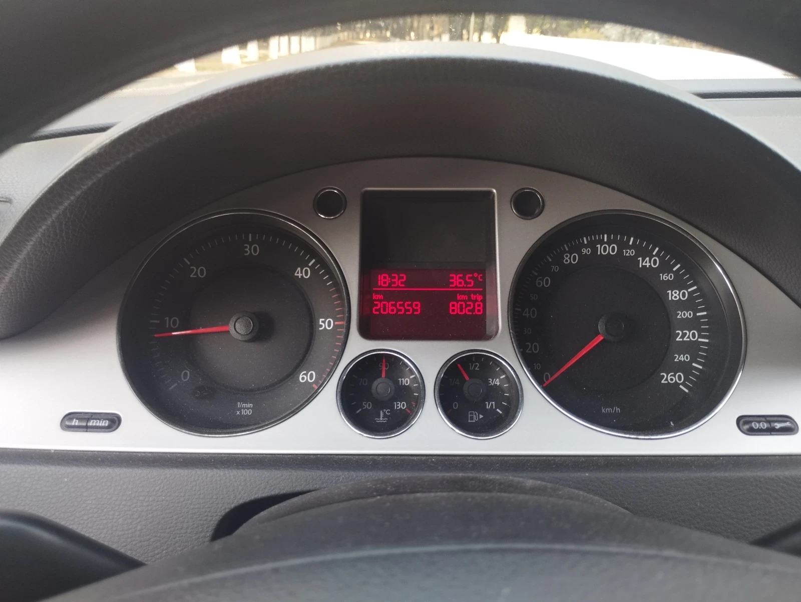 VW Passat, снимка 8 - Автомобили и джипове - 55786400