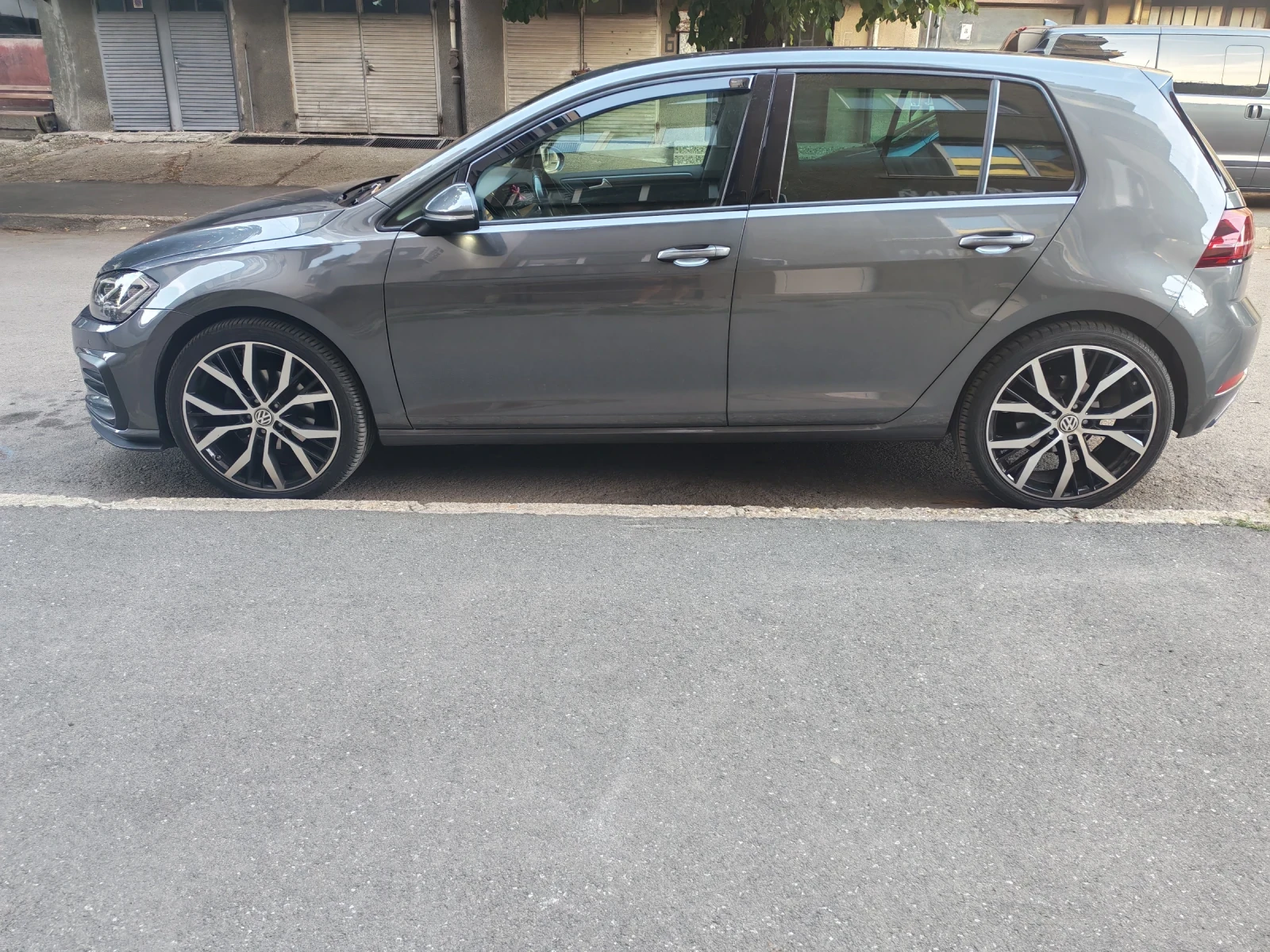 VW Golf 1.5TGI 131p.s, снимка 5 - Автомобили и джипове - 55878539