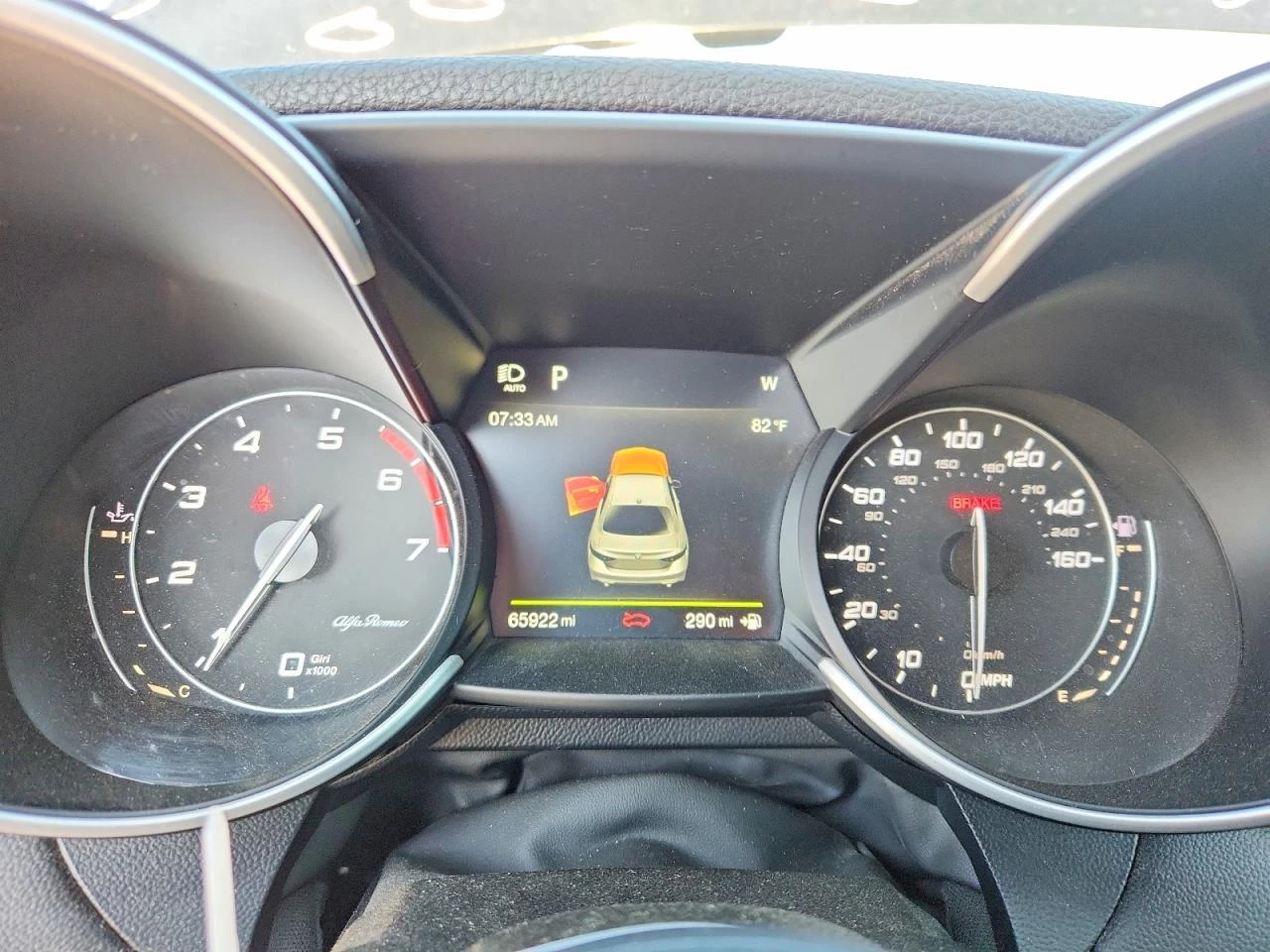 Alfa Romeo Giulia TI* AWD* ПОДГРЕВ* КАМЕРА* ШИБИДАХ* KEYLESS* , снимка 9 - Автомобили и джипове - 55929146