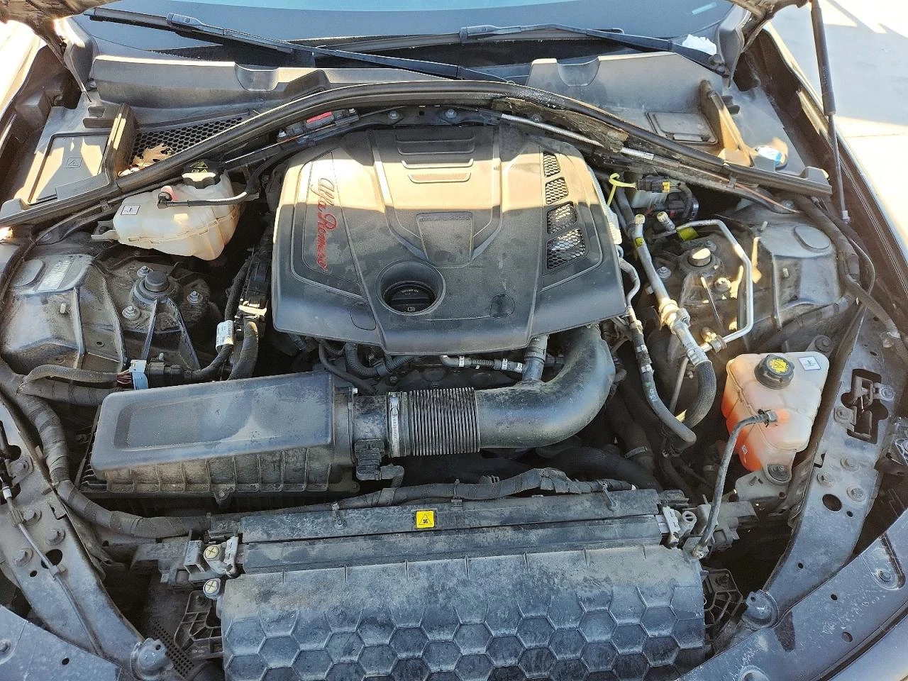 Alfa Romeo Giulia TI* AWD* ПОДГРЕВ* КАМЕРА* ШИБИДАХ* KEYLESS* , снимка 11 - Автомобили и джипове - 55929146