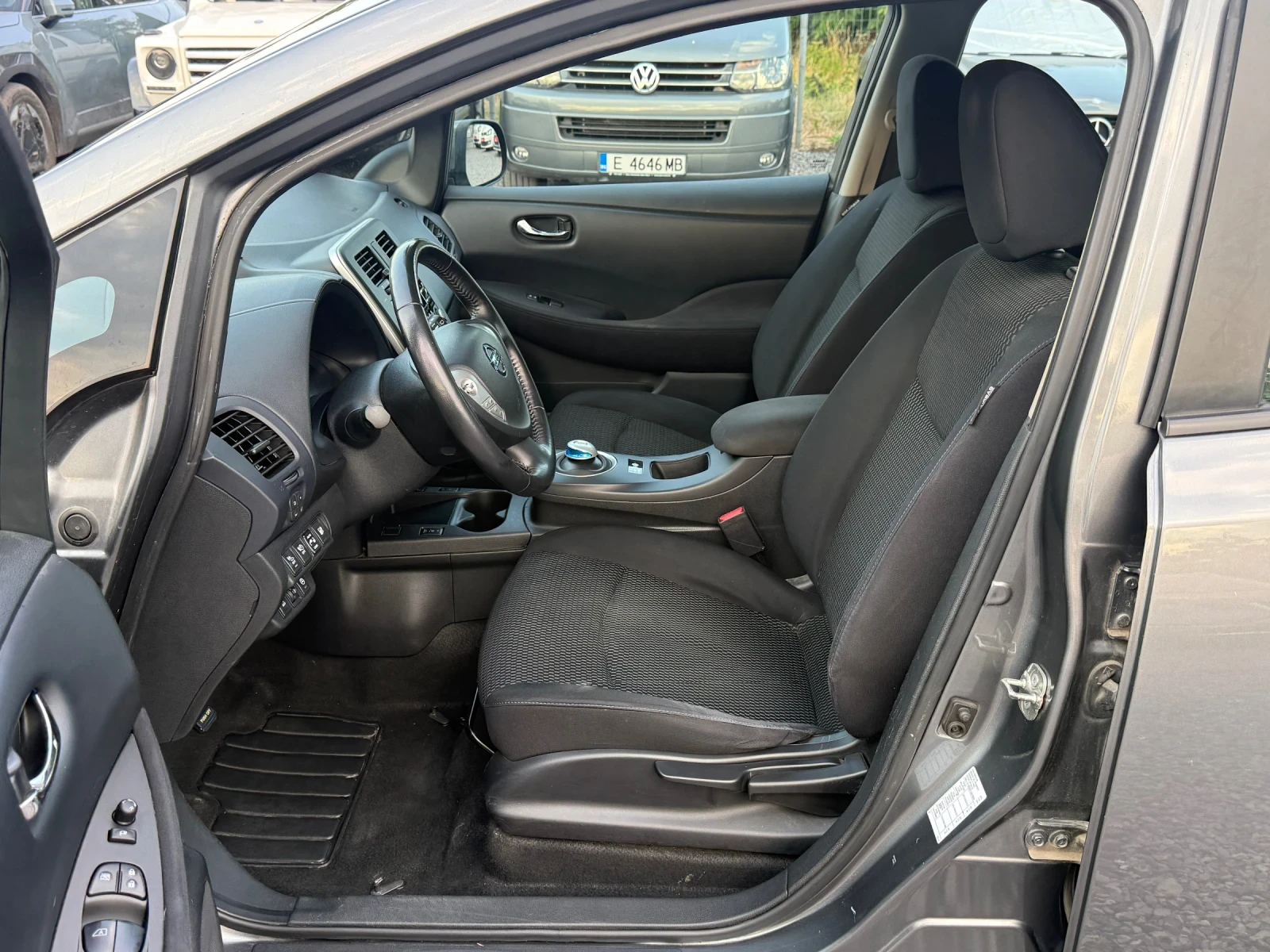 Nissan Leaf  24 kWh (109 кс) 101 000km . Зимни/Летни гуми, снимка 11 - Автомобили и джипове - 56046938