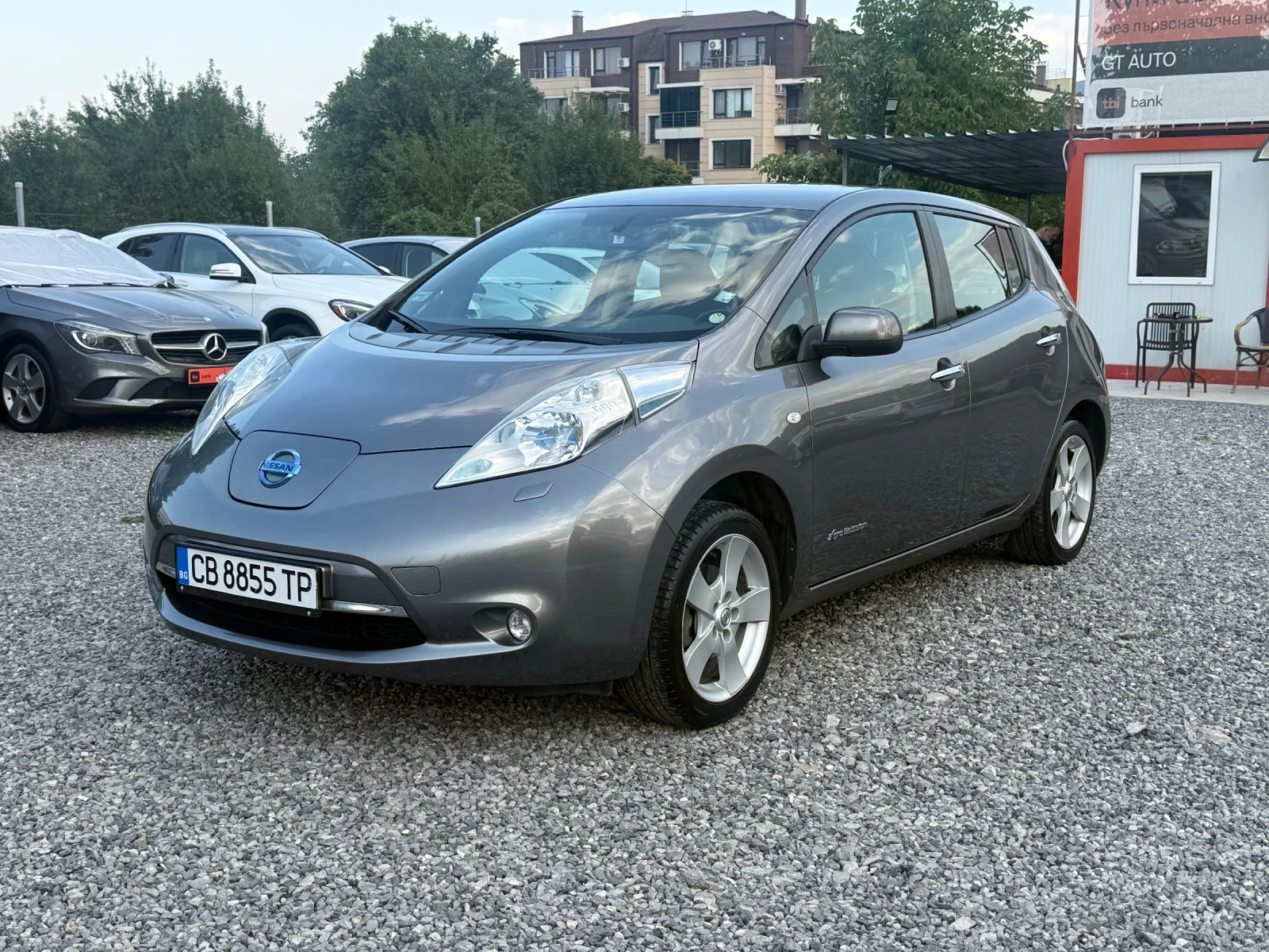 Nissan Leaf  24 kWh (109 кс) 101 000km . Зимни/Летни гуми