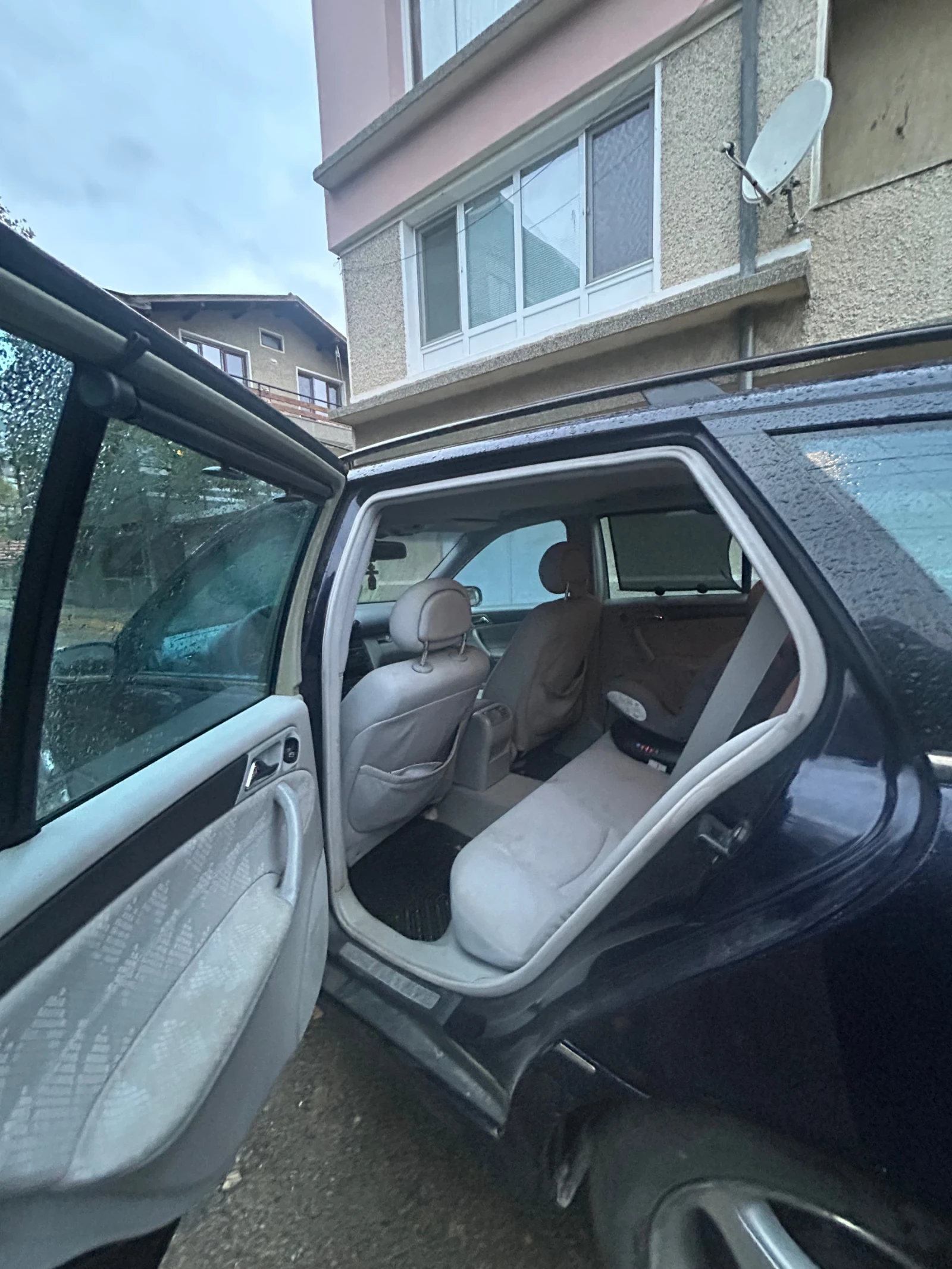 Mercedes-Benz C 220, снимка 5 - Автомобили и джипове - 56484830