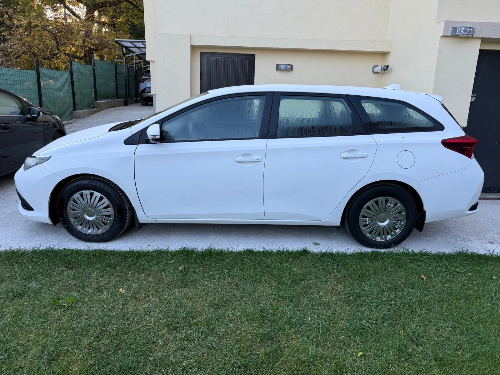 Toyota Auris, снимка 5 - Автомобили и джипове - 56593001