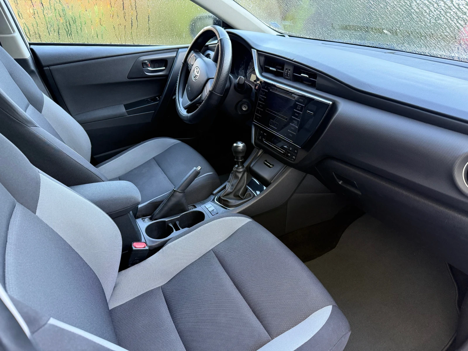 Toyota Auris, снимка 8 - Автомобили и джипове - 56593001