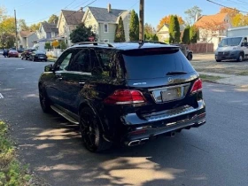 Mercedes-Benz GLE 63 AMG 4MATIC* PANO* М.ТОЧКА* KEYLESSGO* AMBIENT, снимка 3