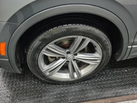 VW Tiguan * SEL PREMIUM R LINE * CARFAX *  - 35550 лв. / 18176.43 € - 52150207 5