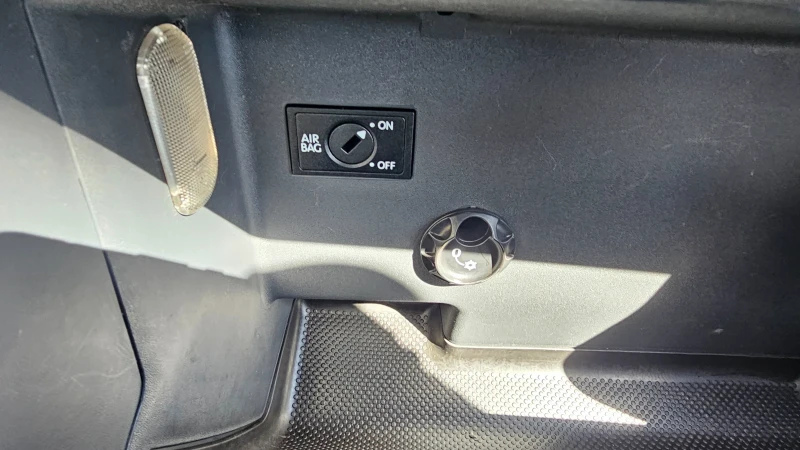 VW Touran 1.6i---GPL--5 Места, снимка 16 - Автомобили и джипове - 51613817