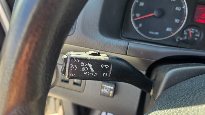 VW Touran 1.6i---GPL--5 Места, снимка 13 - Автомобили и джипове - 51613817