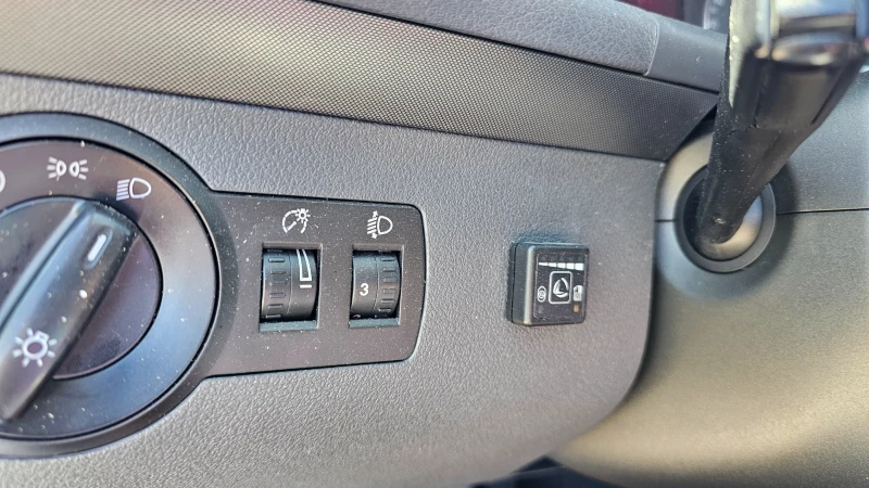 VW Touran 1.6i---GPL--5 Места, снимка 15 - Автомобили и джипове - 51613817