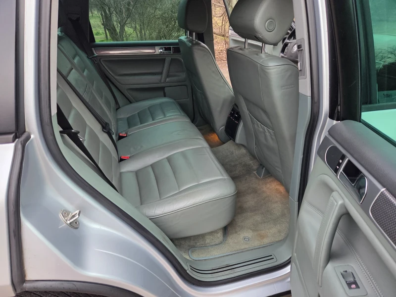 VW Touareg, снимка 15 - Автомобили и джипове - 53225357