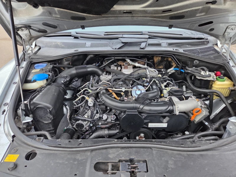 VW Touareg, снимка 5 - Автомобили и джипове - 53225357