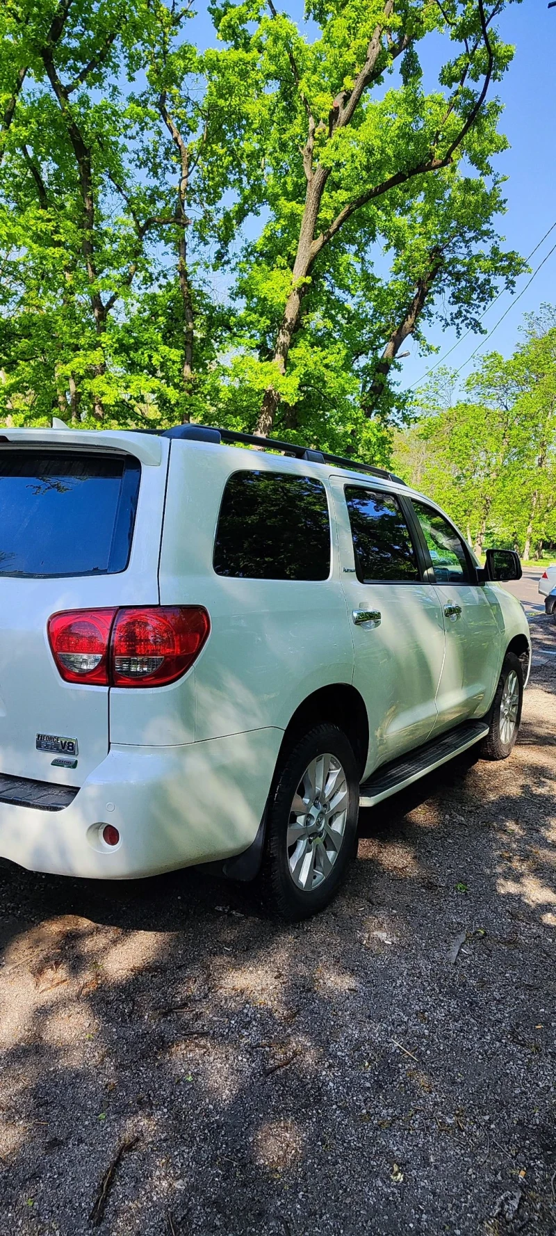 Toyota Sequoia 5.7 Platinum , снимка 11 - Автомобили и джипове - 53245208