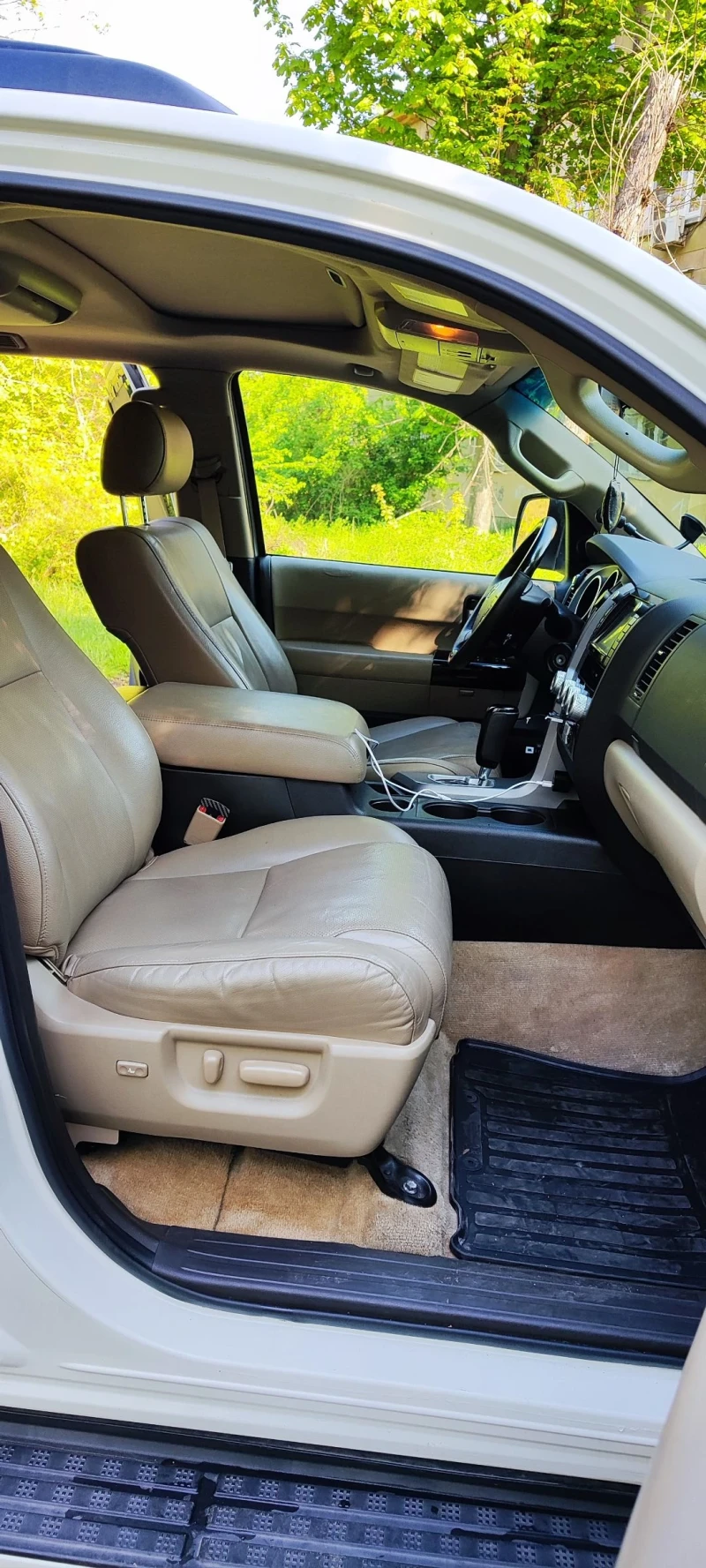 Toyota Sequoia 5.7 Platinum , снимка 14 - Автомобили и джипове - 53245208