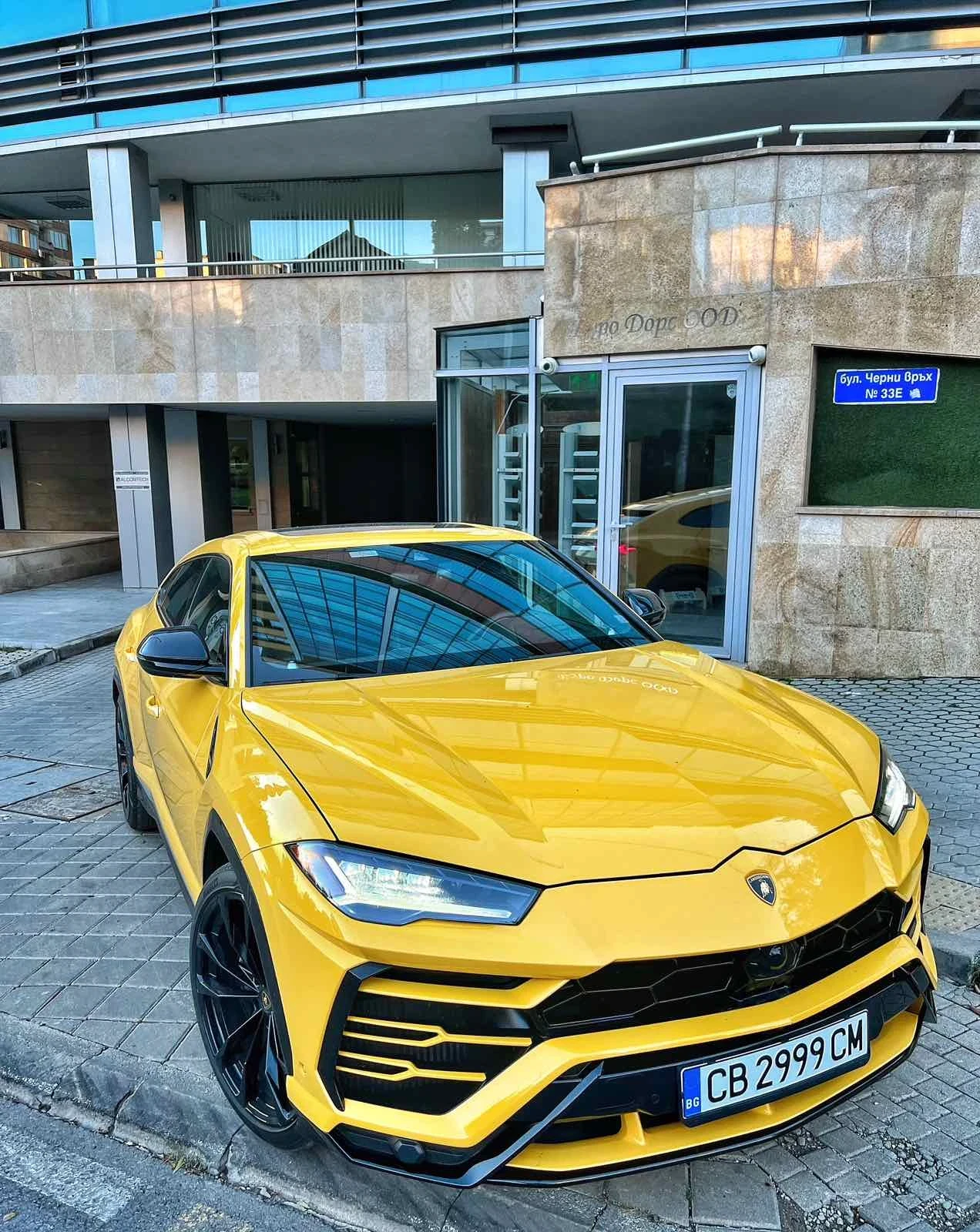 Lamborghini Urus  - изображение 7