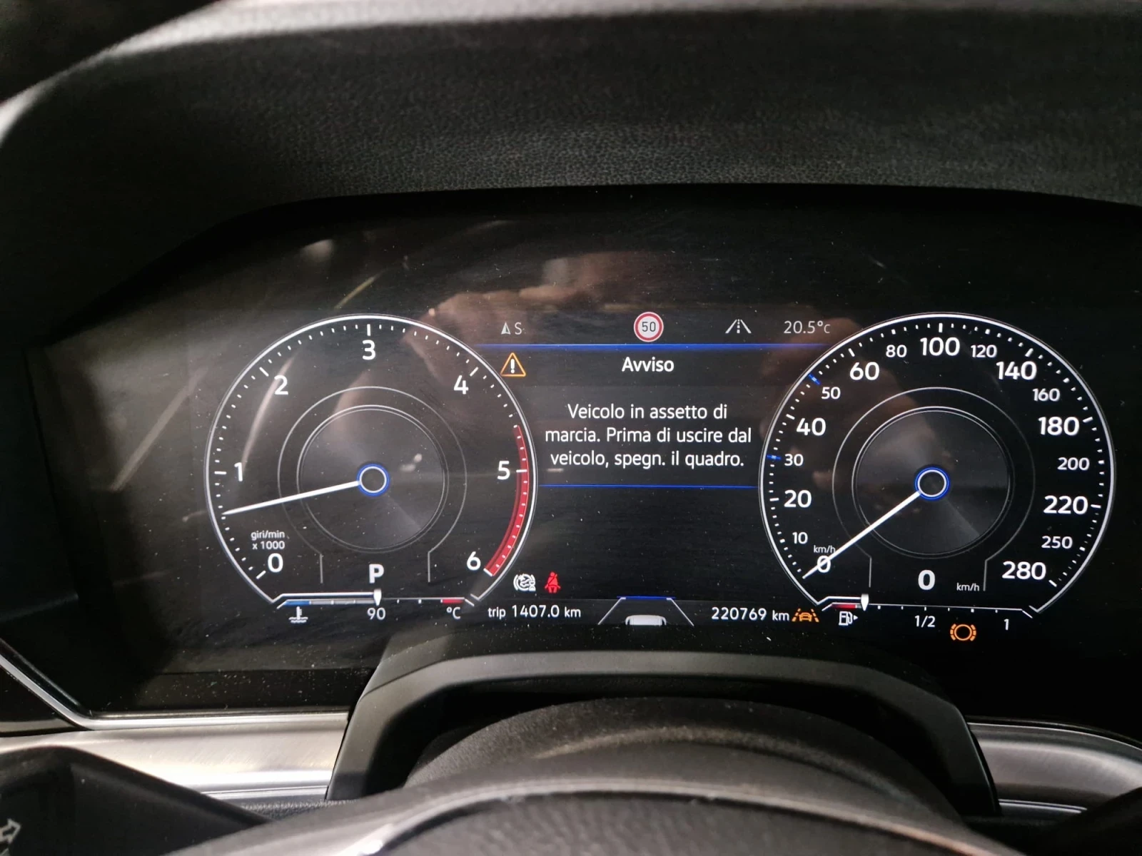 VW Touareg  3.0 V6 TDI SCR Advanced, снимка 15 - Автомобили и джипове - 54010462