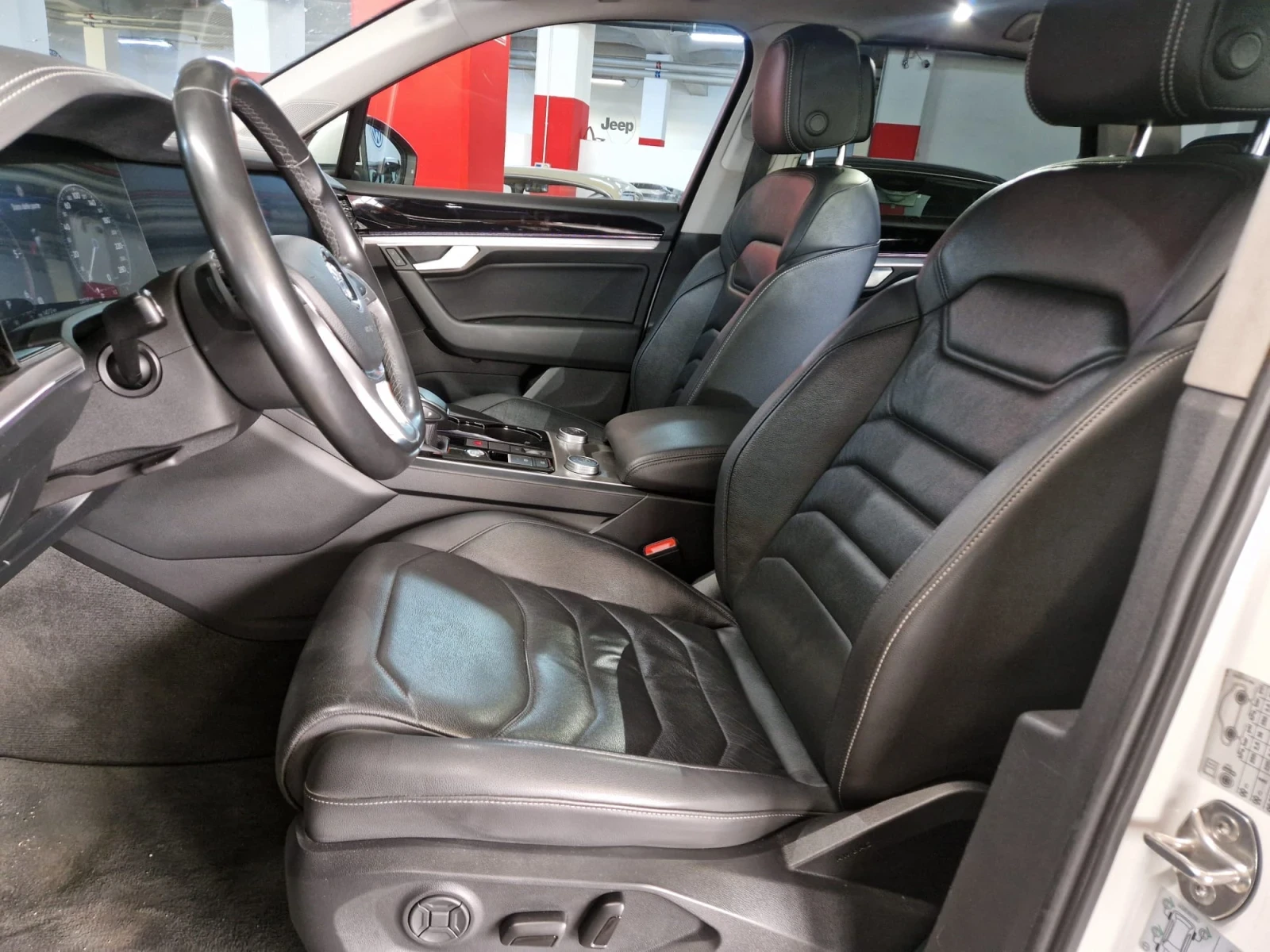 VW Touareg  3.0 V6 TDI SCR Advanced, снимка 13 - Автомобили и джипове - 54010462