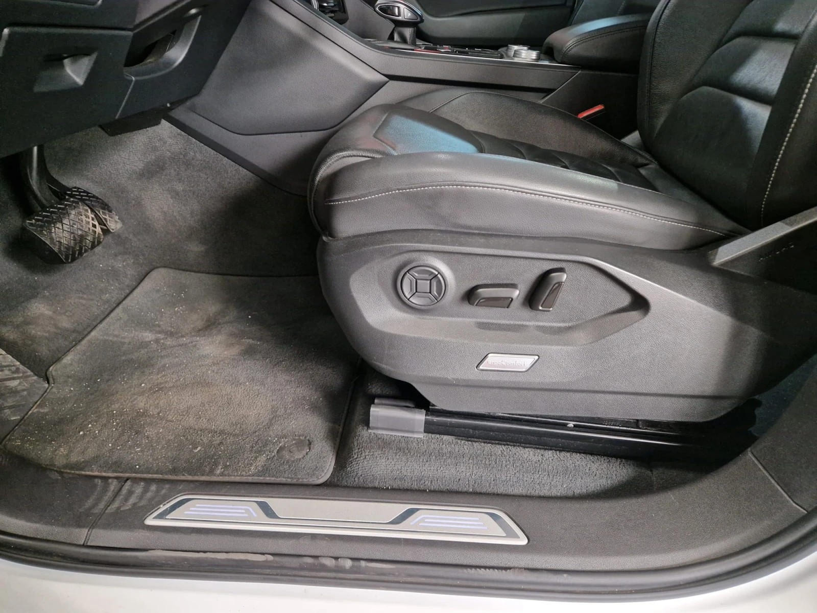 VW Touareg  3.0 V6 TDI SCR Advanced, снимка 10 - Автомобили и джипове - 54010462