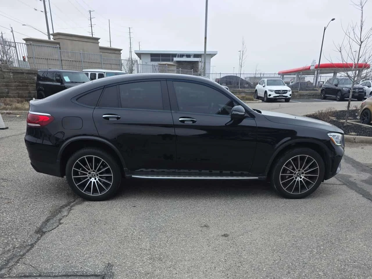 Mercedes-Benz GLC 300 COUPE/ШИБИДАХ/Intelligent Drive Pack/ОТ MERCEDES, снимка 4 - Автомобили и джипове - 54072004