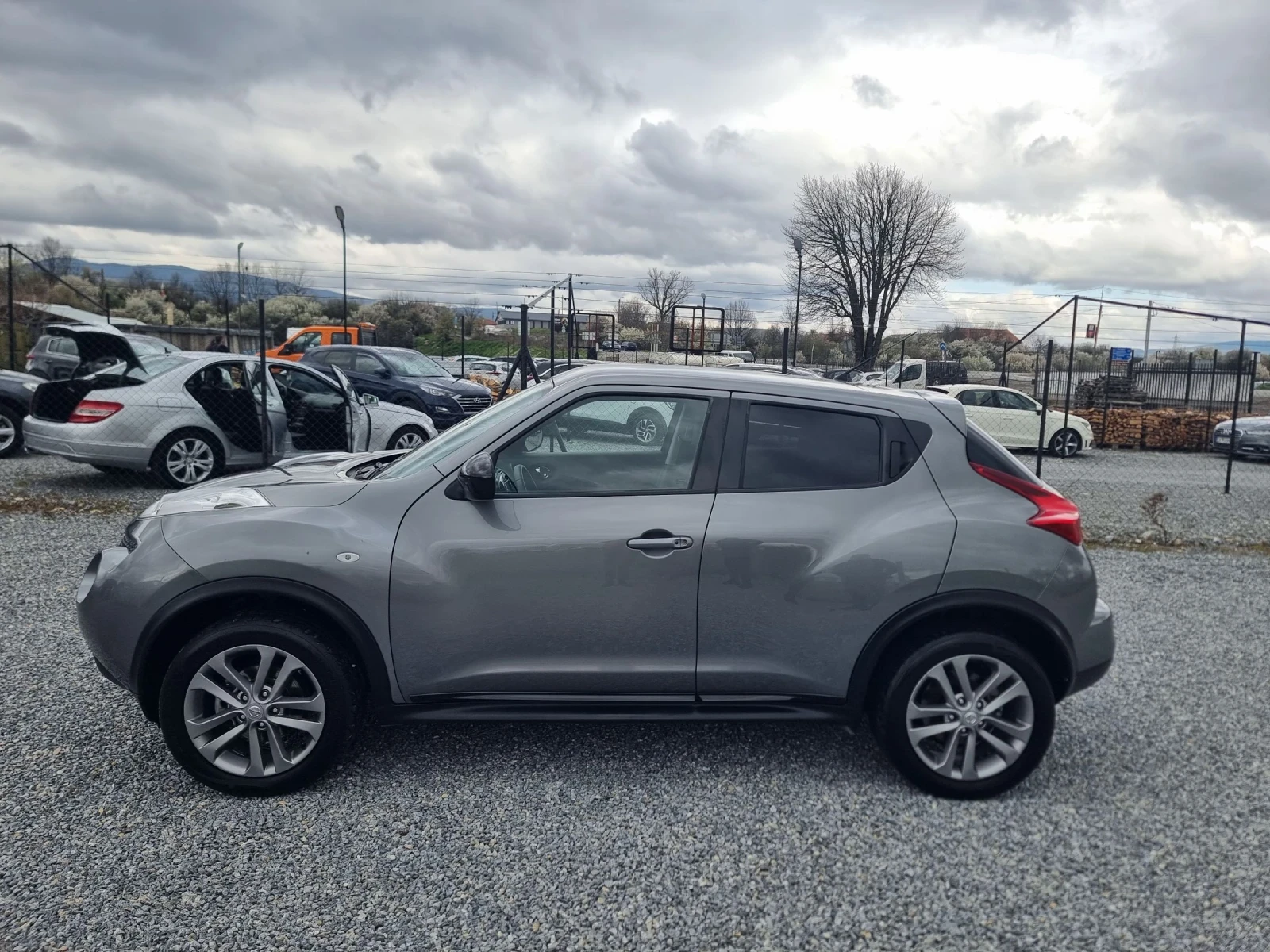 Nissan Juke, снимка 7 - Автомобили и джипове - 54088765