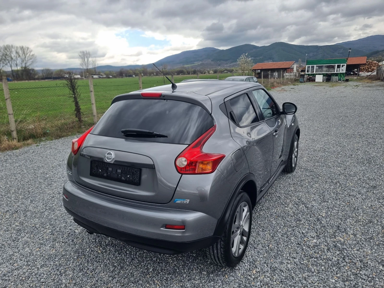 Nissan Juke, снимка 4 - Автомобили и джипове - 54088765