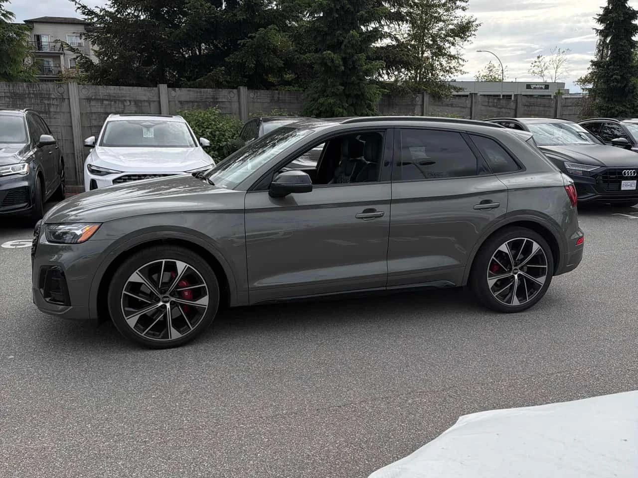 Audi SQ5 Technik/360/DIS/MATRIX/B&O/АВТОКРЕДИТ, снимка 2 - Автомобили и джипове - 54787345