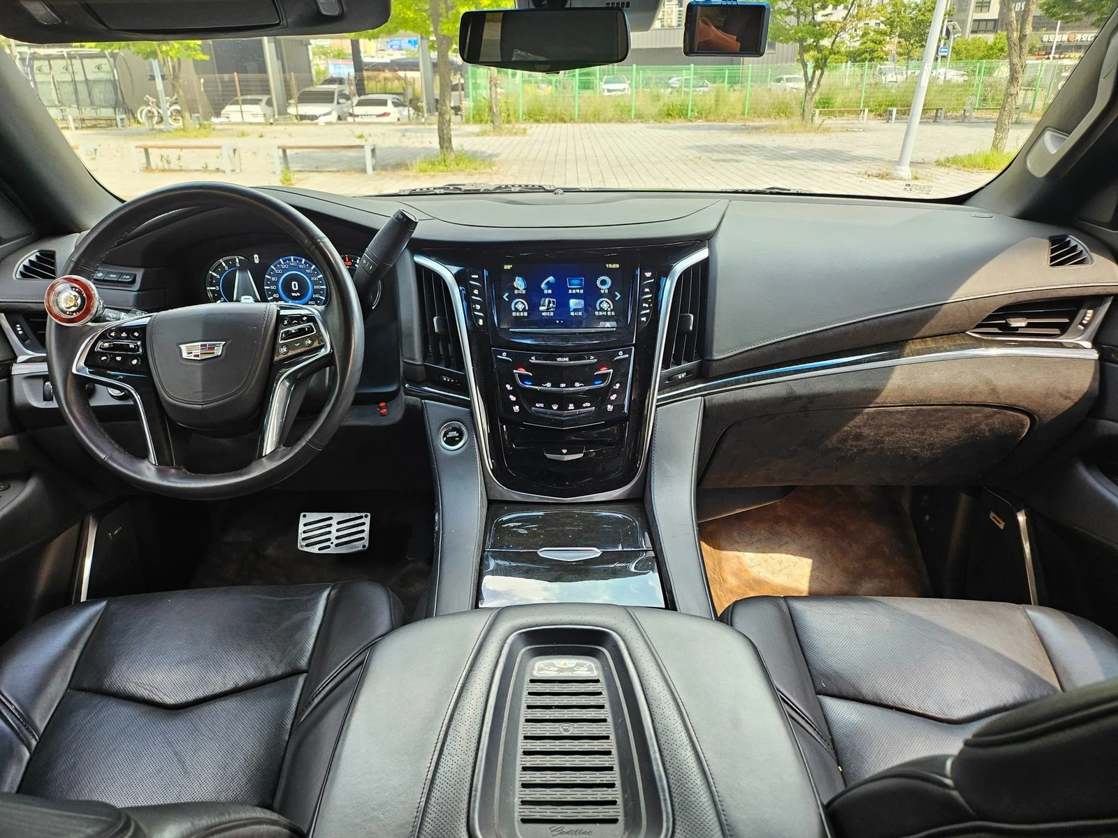 Cadillac Escalade 6.2* ЛЮК* HUD* 360* ПОДГРЕВ ВОЛАН* КРАЙНА ЦЕНА, снимка 16 - Автомобили и джипове - 55348450
