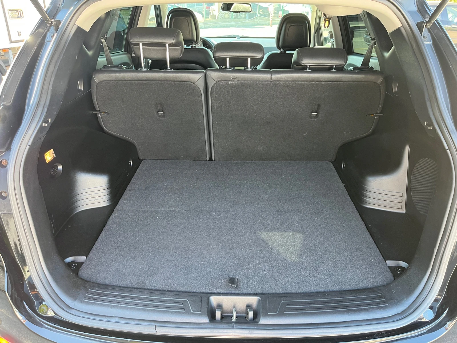 Hyundai IX35 2.0 CRDI / SPORT / 4x4, снимка 4 - Автомобили и джипове - 55667345