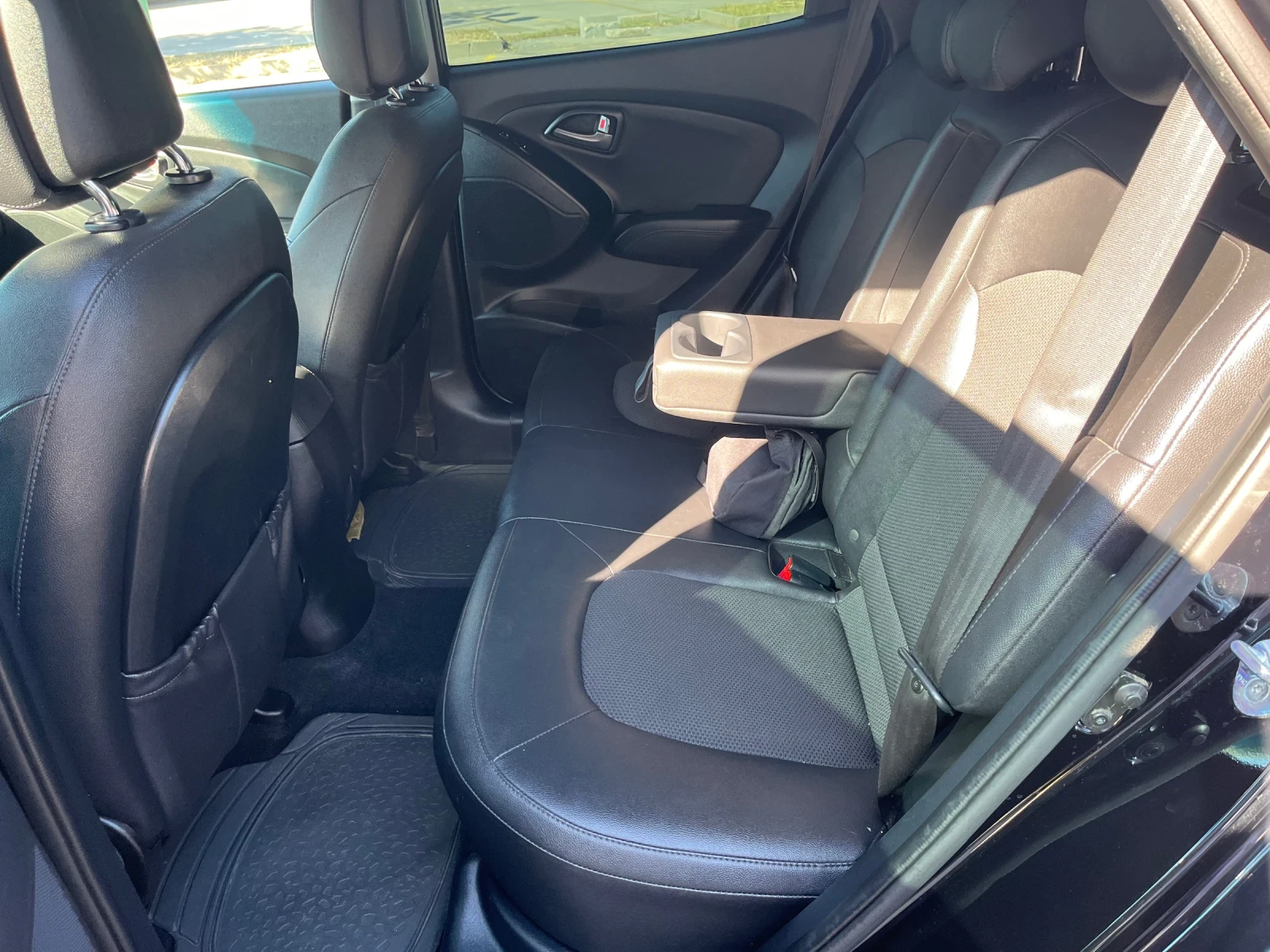 Hyundai IX35 2.0 CRDI / SPORT / 4x4, снимка 12 - Автомобили и джипове - 55667345