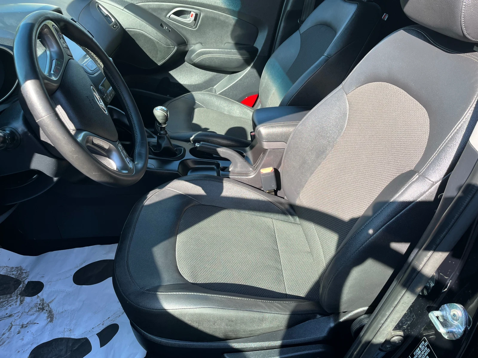 Hyundai IX35 2.0 CRDI / SPORT / 4x4, снимка 9 - Автомобили и джипове - 55667345