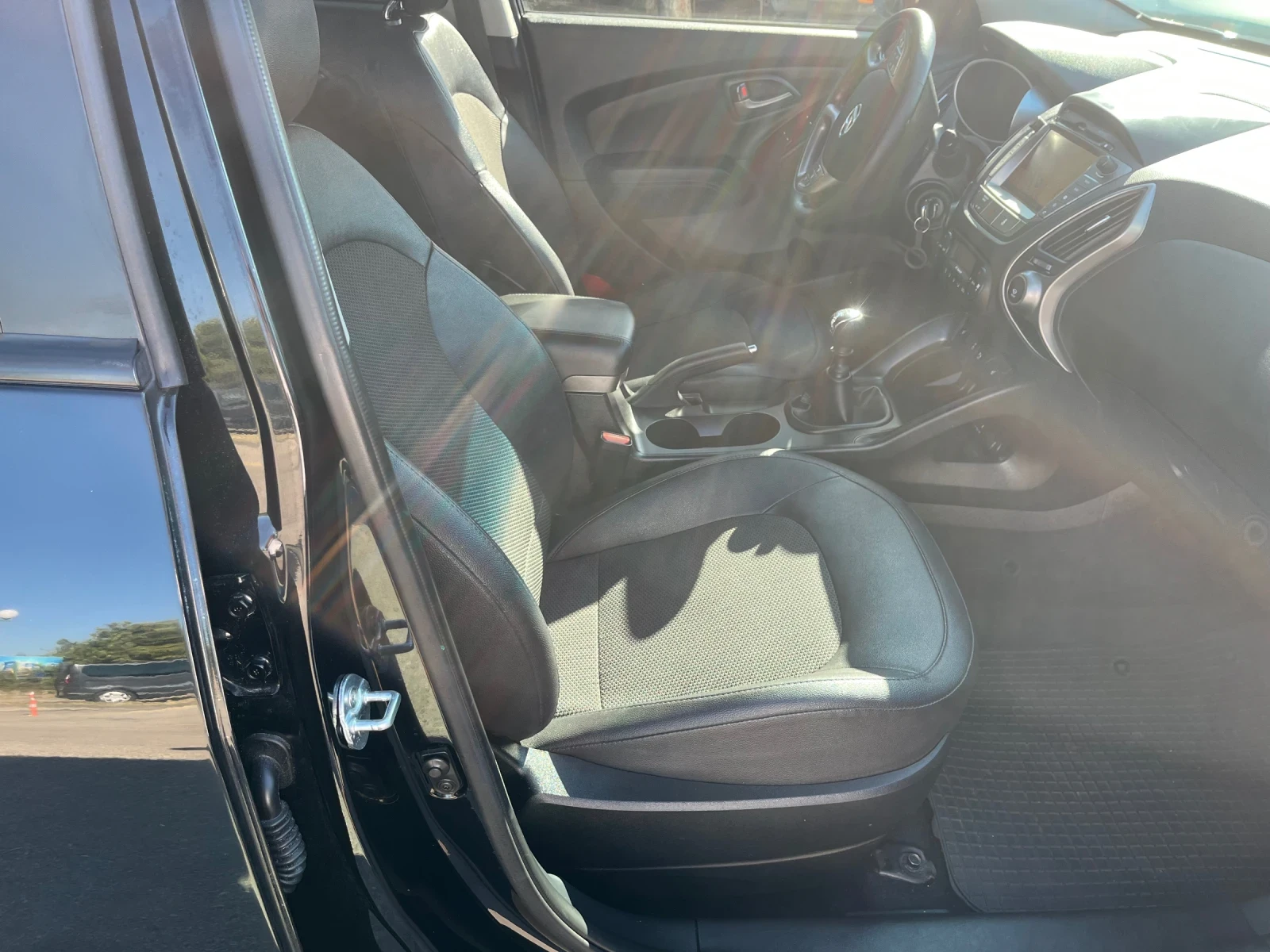 Hyundai IX35 2.0 CRDI / SPORT / 4x4, снимка 11 - Автомобили и джипове - 55667345