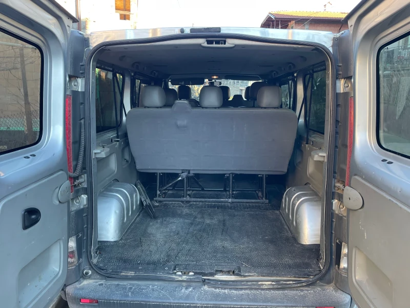 Opel Vivaro, снимка 9 - Бусове и автобуси - 48548686