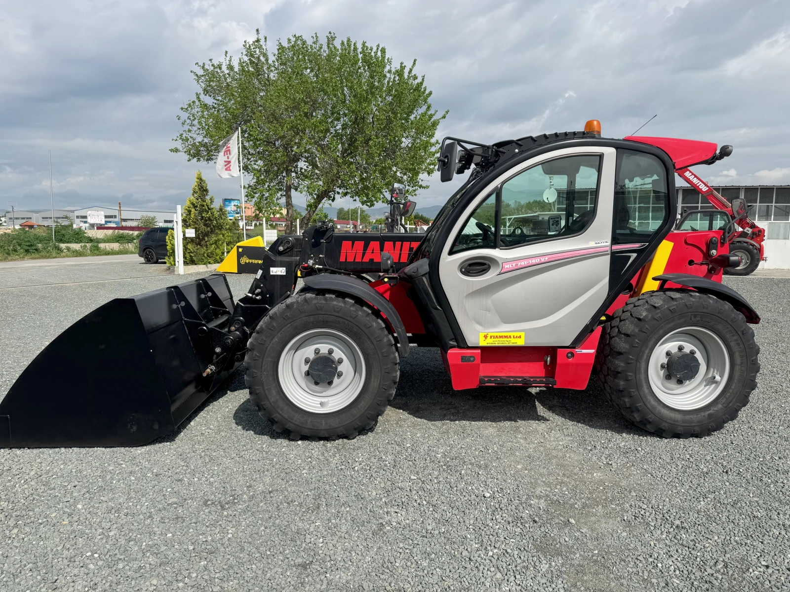 Телескопичен товарач Manitou MLT 741-140 VARIO +  - изображение 2