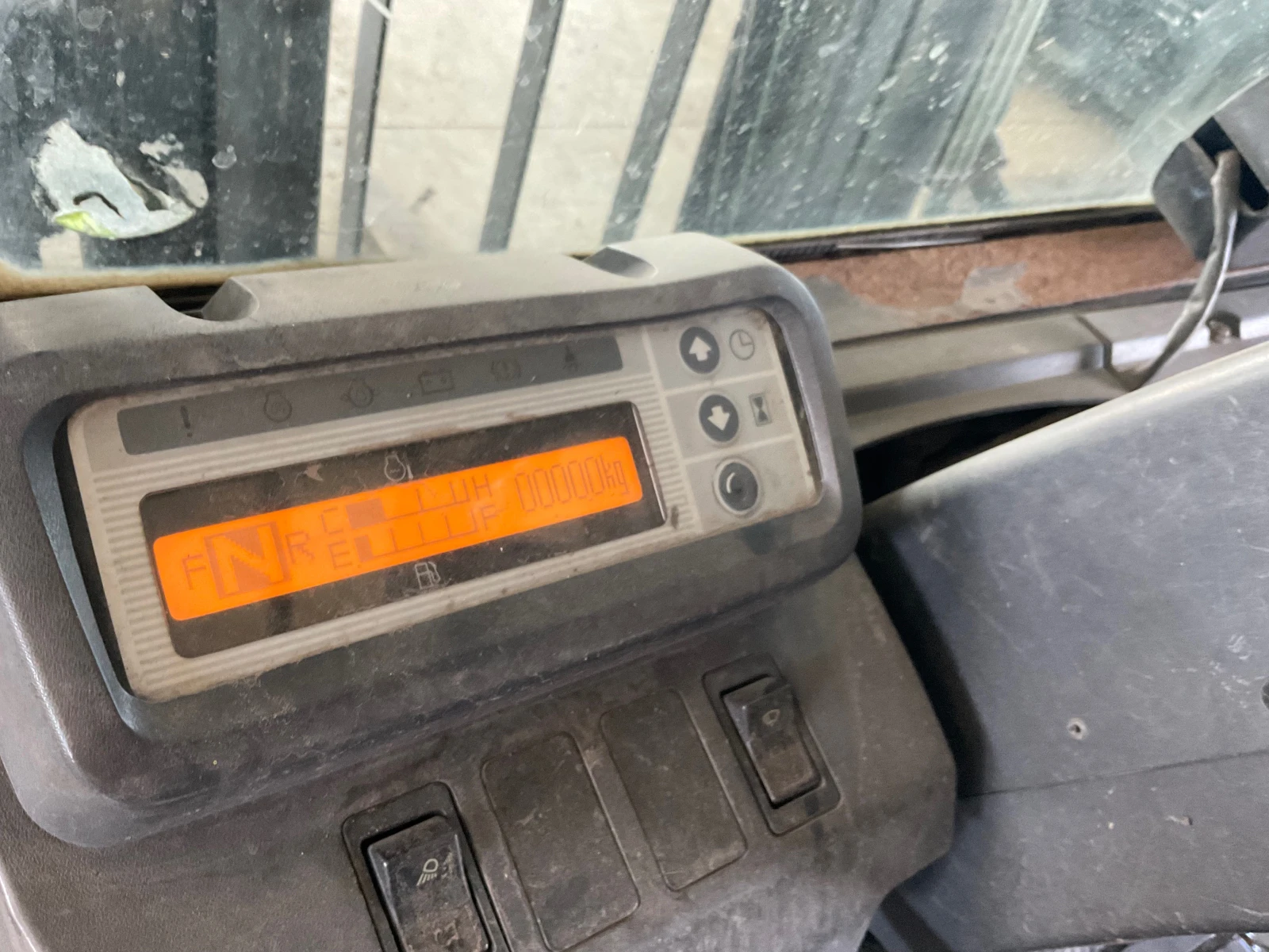 ������� Nissan FD 25 ���������� ���� 5700   | Mobile.bg � ����������� 6