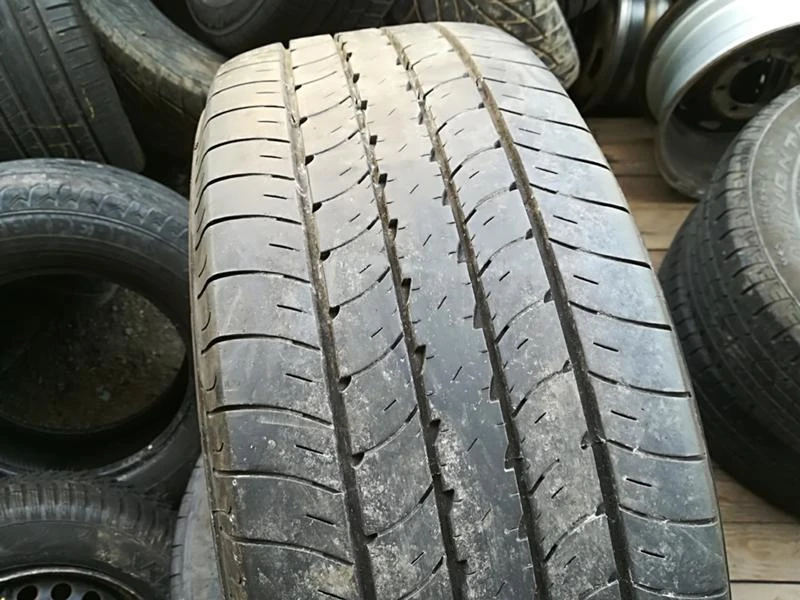 Гуми Летни 235/65R16, снимка 2 - Гуми и джанти - 21807550