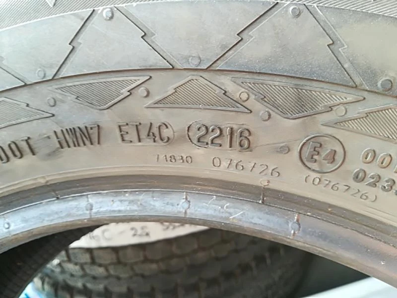 Гуми Зимни 205/75R16, снимка 6 - Гуми и джанти - 23625622