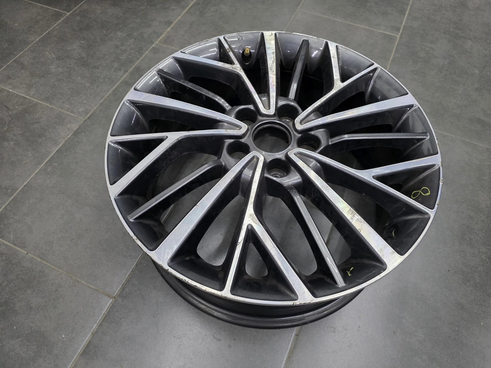 Джанти за Hyundai, снимка 3 - Гуми и джанти - 56725280