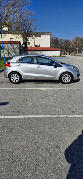 Kia Rio 1.25, снимка 5 - Автомобили и джипове - 53663861