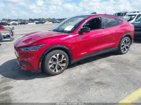 ������ Ford Mustang Mach-E