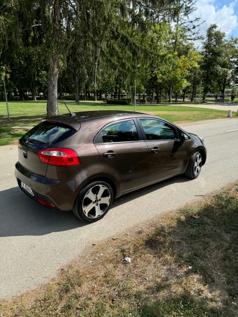 Kia Rio, снимка 3 - Автомобили и джипове - 47638725