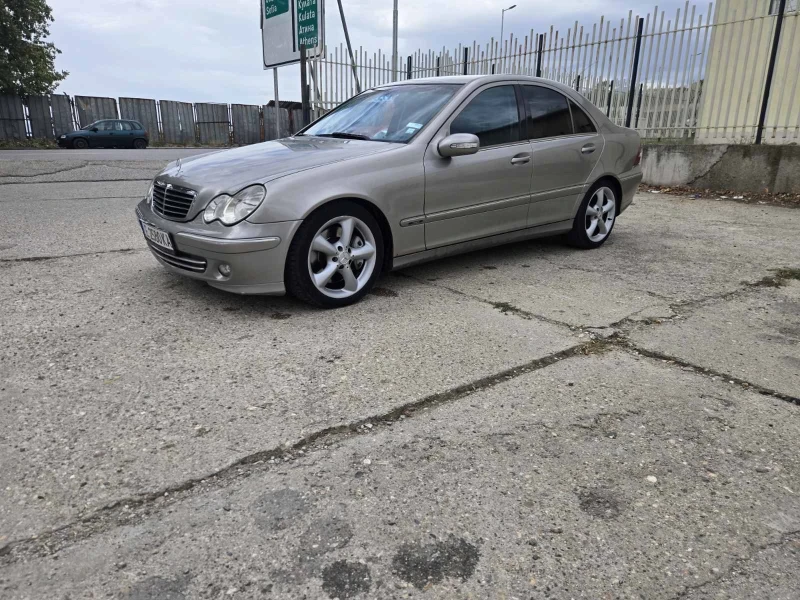 Mercedes-Benz C 220, снимка 9 - Автомобили и джипове - 47528826