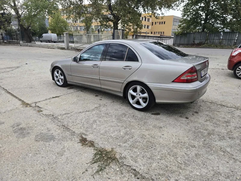 Mercedes-Benz C 220, снимка 7 - Автомобили и джипове - 47528826