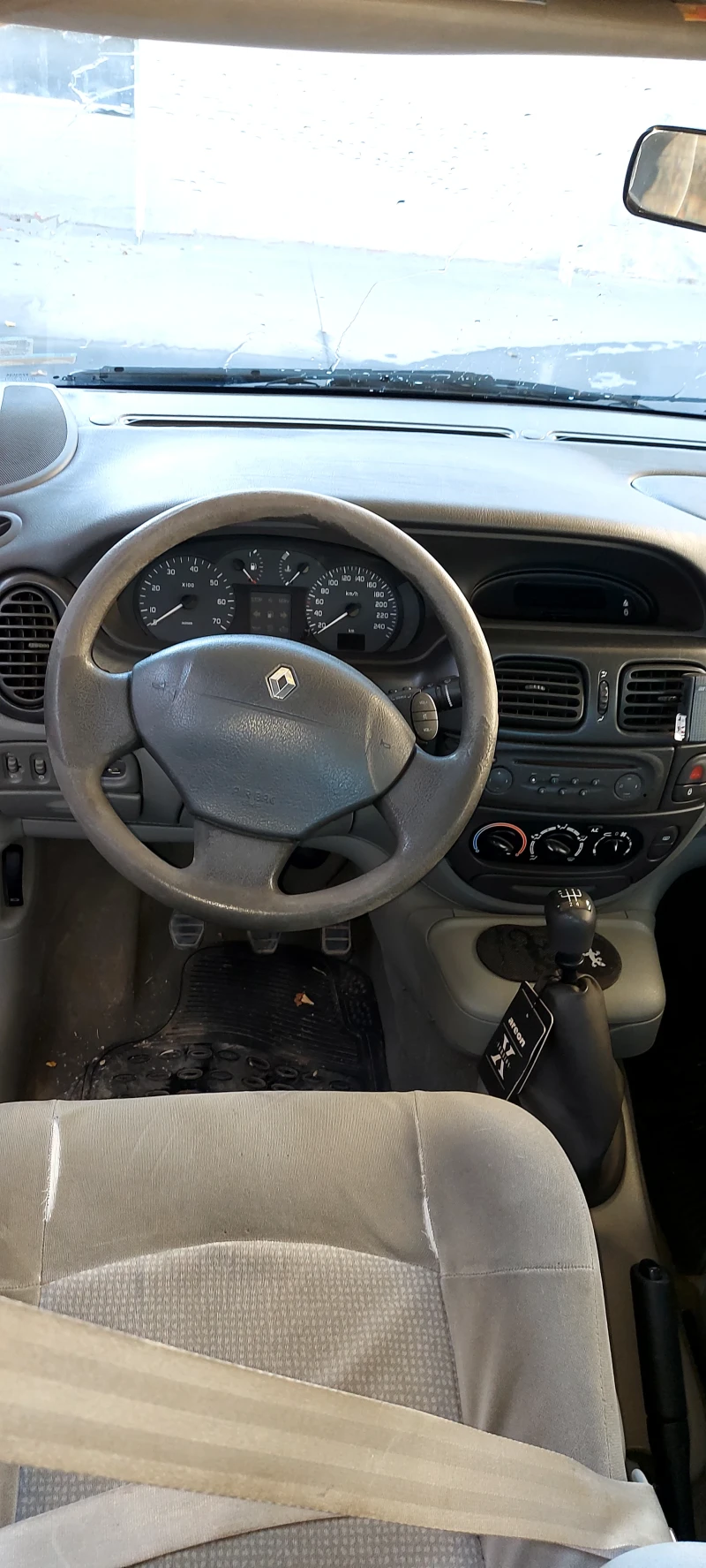 Renault Scenic, снимка 12 - Автомобили и джипове - 47884858