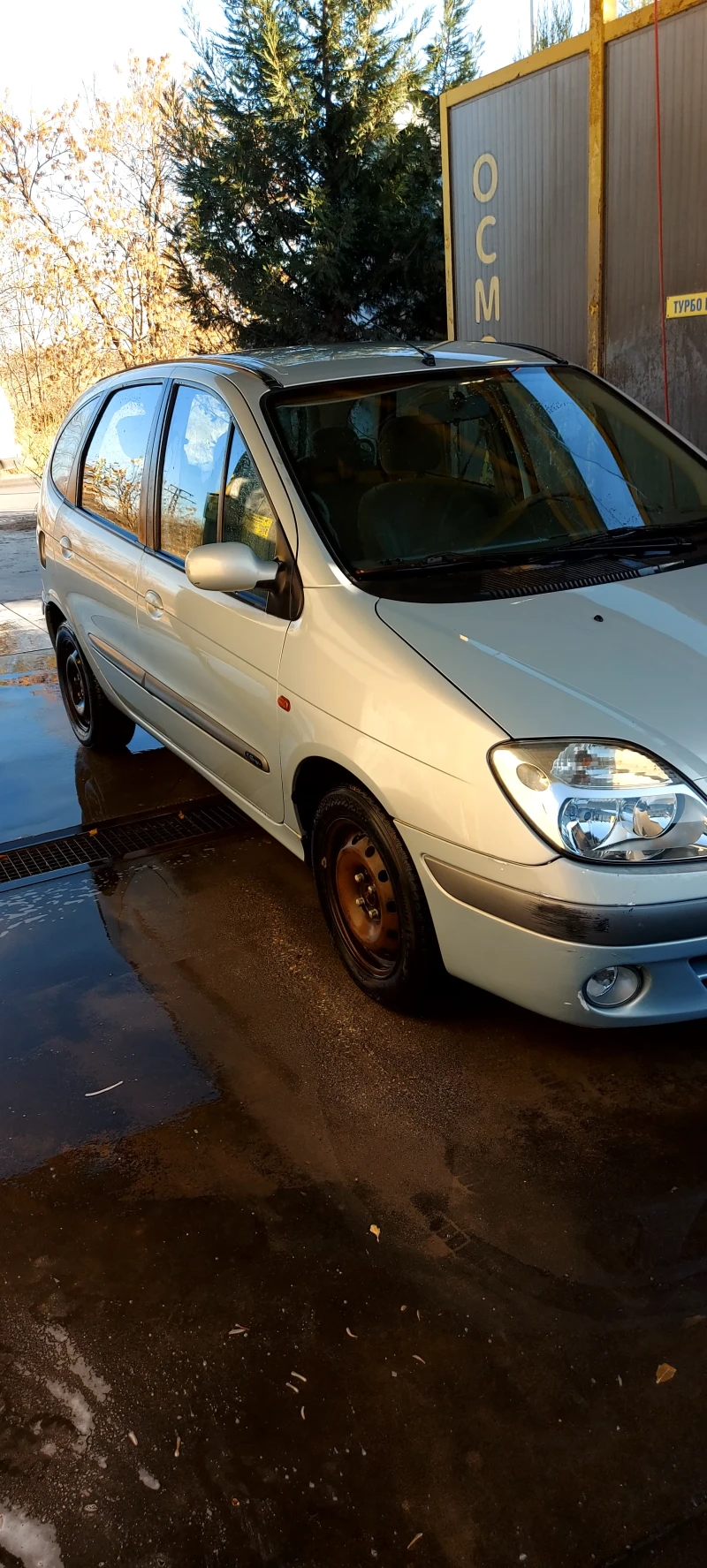 Renault Scenic, снимка 3 - Автомобили и джипове - 47884858