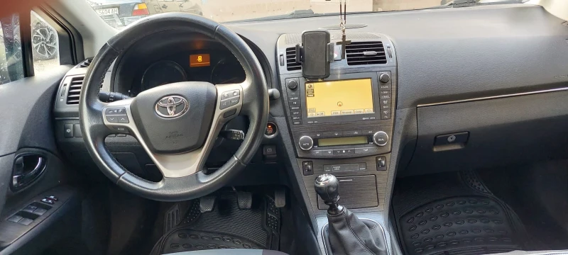 Toyota Avensis, снимка 14 - Автомобили и джипове - 48002689