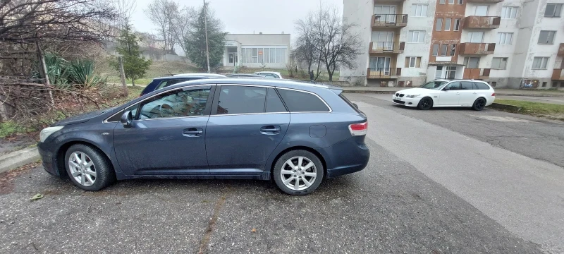 Toyota Avensis, снимка 9 - Автомобили и джипове - 48002689